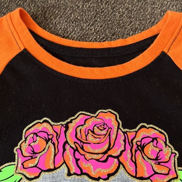 Celebrate Halloween Glitter Skull w/ Cross Bones and Roses Baseball Shirt- 7/8 - Picture 2 of 16